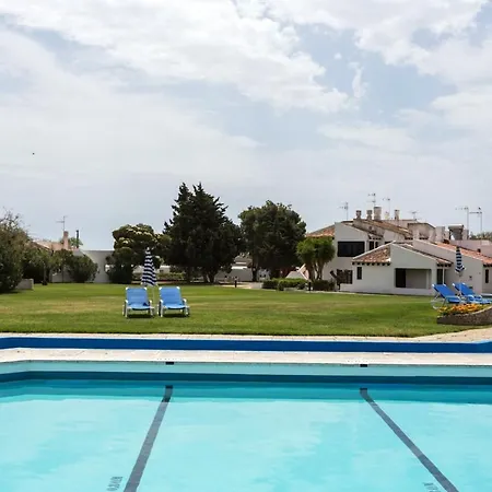Studio In Aldeamento Das Pedras D'el Rei With Shared Pool Furnished Terrace And Wifi 8 Km From The Beach Appartement